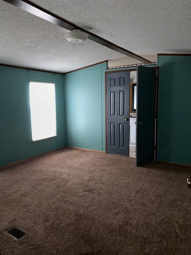 Building Photo - 93 Whispering Pines Cir