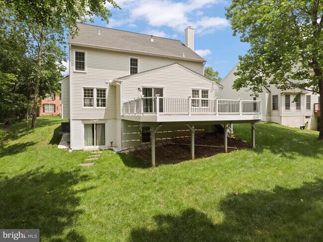 Building Photo - 1518 Summerset Pl