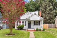 Building Photo - "Charming 3-Bedroom Retreat with 2 Full Baths in Hampton – Spacious 1494 Sq Ft Gem!"