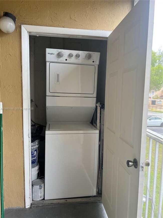 Building Photo - 2228 SW 80th Terrace