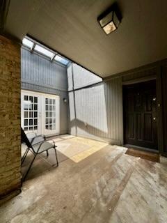 Building Photo - 5603 NW Wilfred Dr