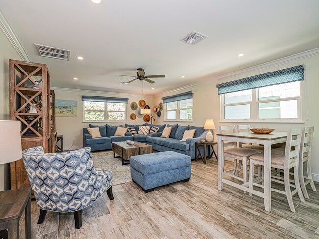 Building Photo - 856 Norfolk Pine Ln