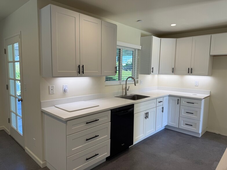 Building Photo - 486 Vaquero Ln