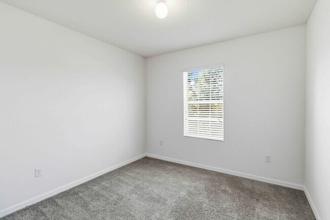 Building Photo - 9973 Hound Chase Dr
