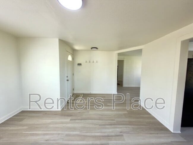 Building Photo - 5736 S Quincy Pl