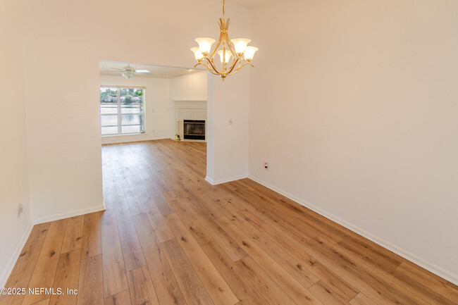 Building Photo - 1623 Sandy Springs Dr