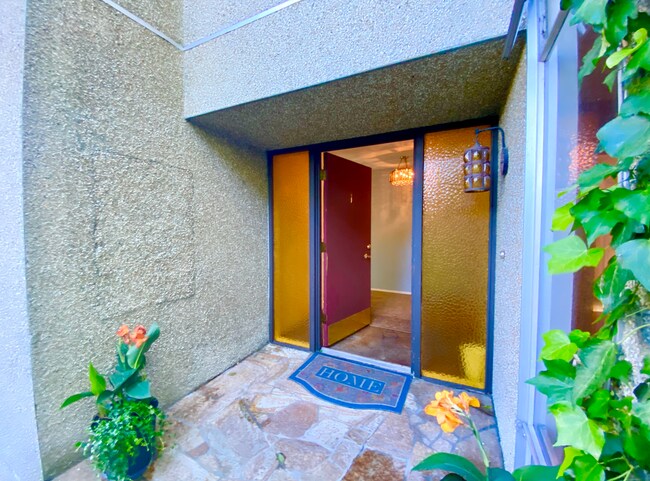 Building Photo - 2611 22nd Ave W