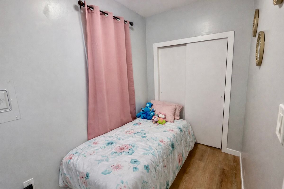 Building Photo - 80 Malcolm Ave