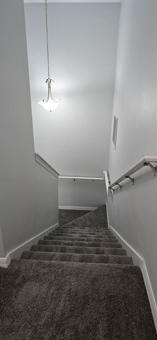 Building Photo - Stunning 2/2.5 Townhome in Beacon Park! Fresh Paint, New Carpets, Available Now!