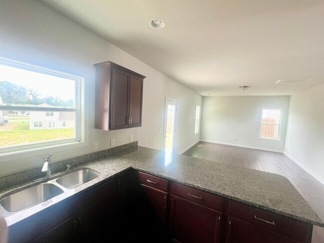 Building Photo - Welcome Home! 4BR/2.5BA in Manning Crossing – Elon