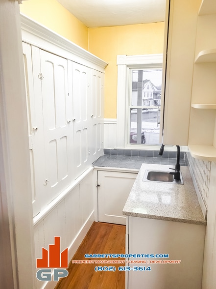 Building Photo - 36 Maple Ave