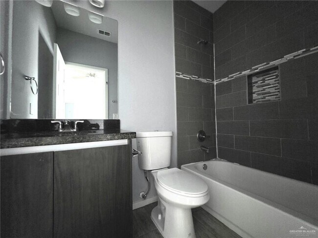 Building Photo - 1514 Quitaca Dr