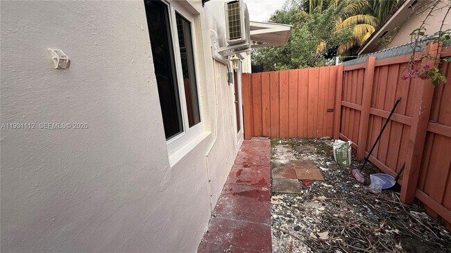 Building Photo - 317 W 36th St