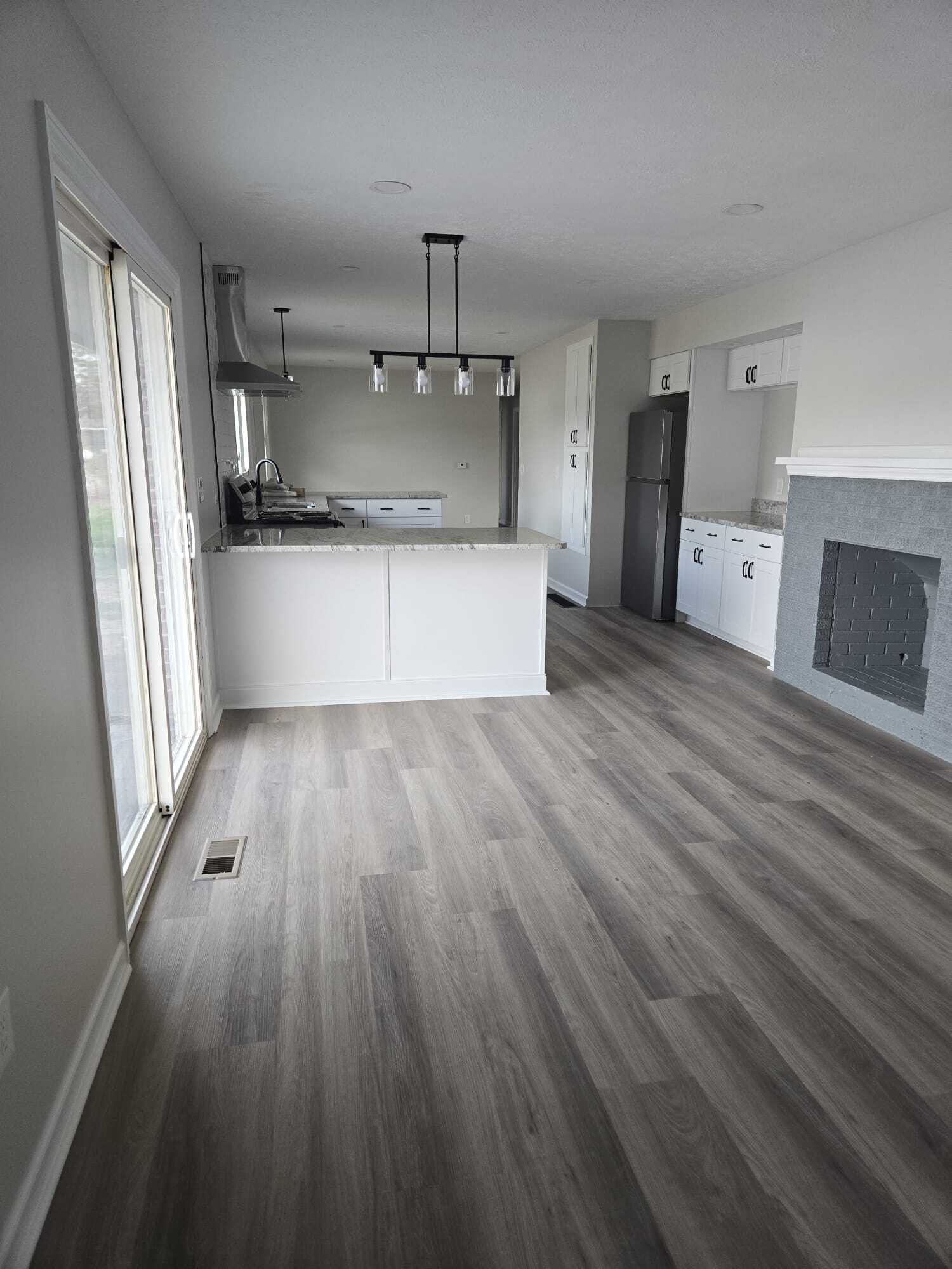 Building Photo - 10000 OH-736