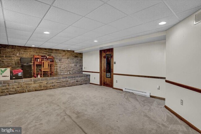 Building Photo - 2209 Shartlesville Rd