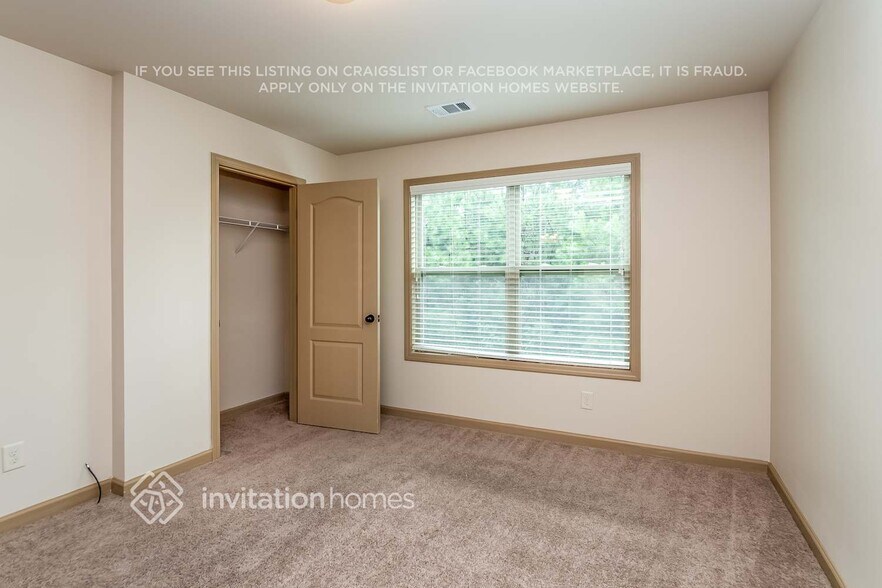 Building Photo - 3690 Falling Leaf Ln