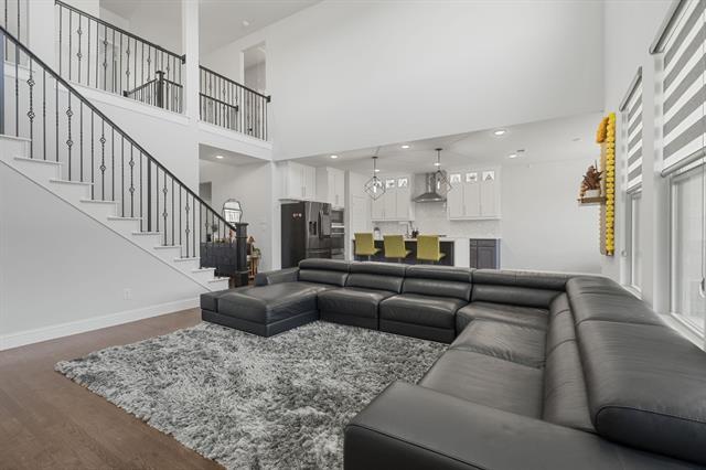 Building Photo - 913 Gingham St