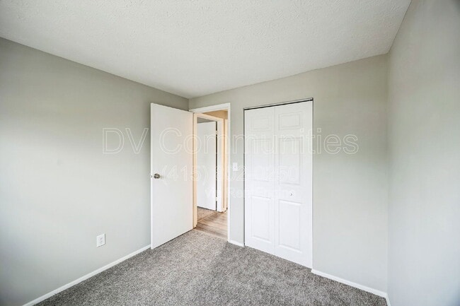 Building Photo - 12174 Glencrest Ct