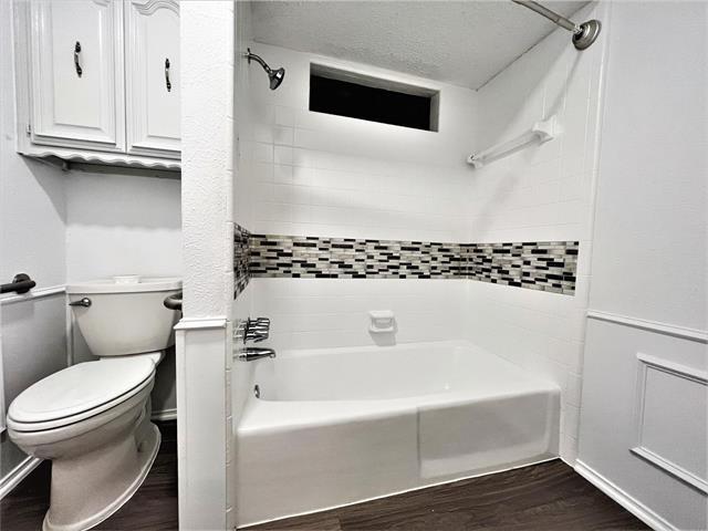 Building Photo - 3840 Silverstone Dr