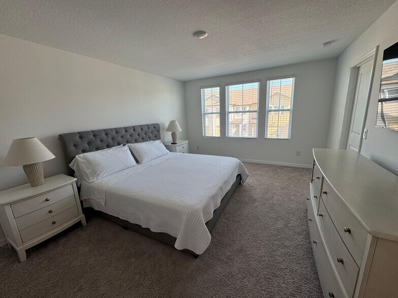 Building Photo - 706 Longboat Dr