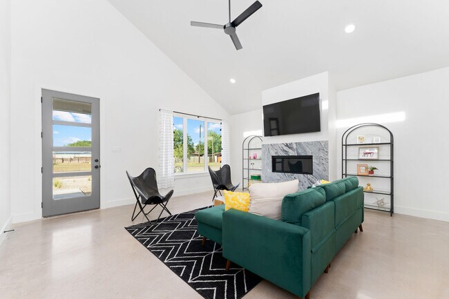 Building Photo - 4513 22nd Pl