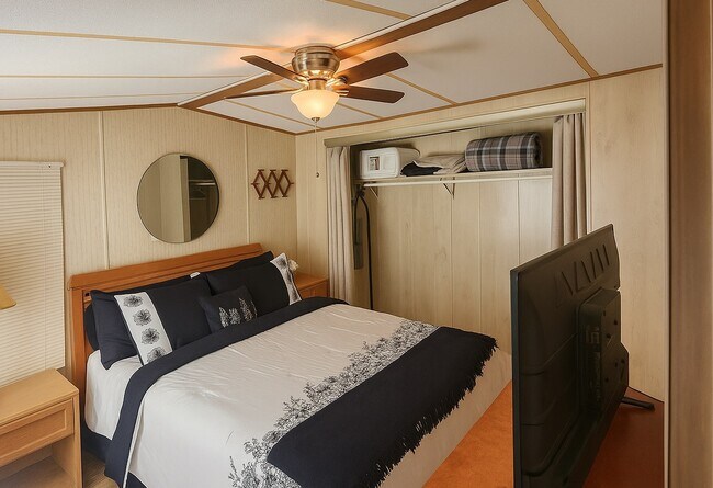 Building Photo - 2121 New Tampa Hwy