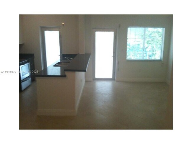 Building Photo - 1034 Lenox Ave.