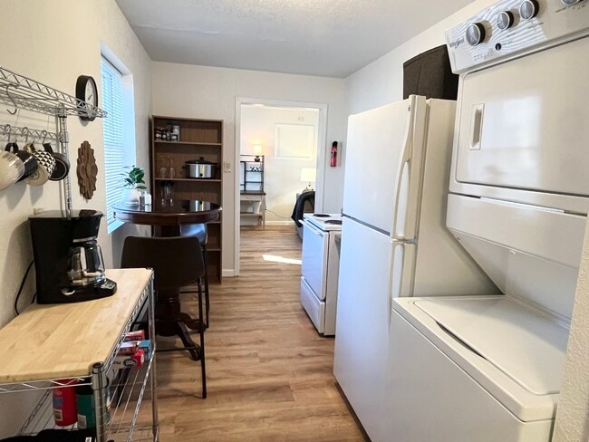 Building Photo - Rocky Court