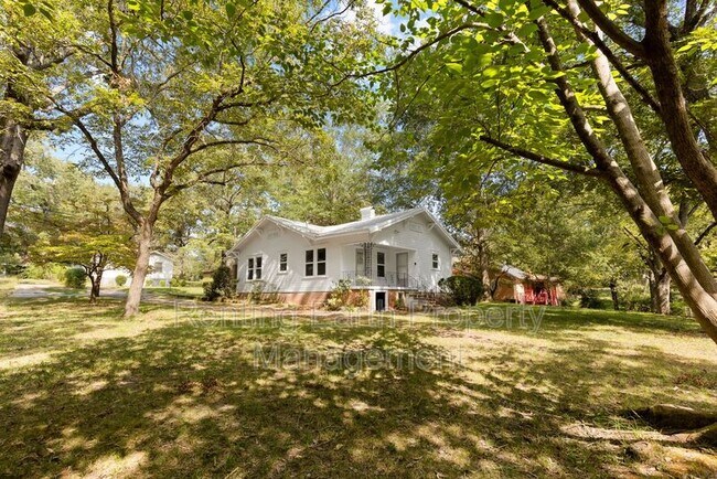 Building Photo - 405 Swann Dr