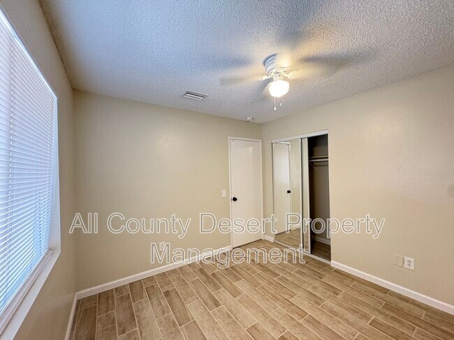 Building Photo - 68085 Cll Bolsa