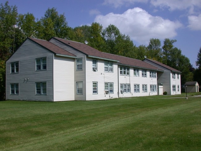 Primary Photo - Pine Manor