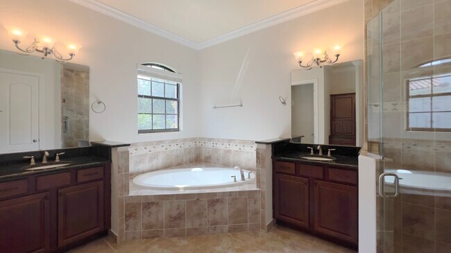 Building Photo - 10907 Mobberley Cir