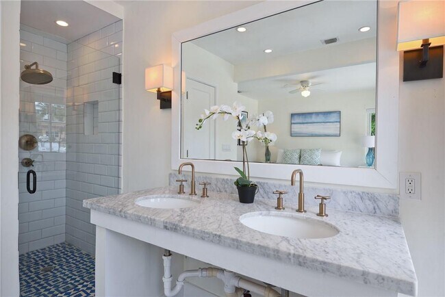 Building Photo - 4 S Gordon Rd