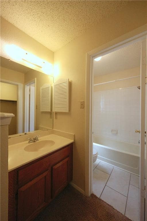 Building Photo - 12212 Alderbrook Dr