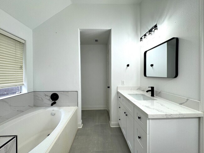 Building Photo - 3265 Jessica Ct