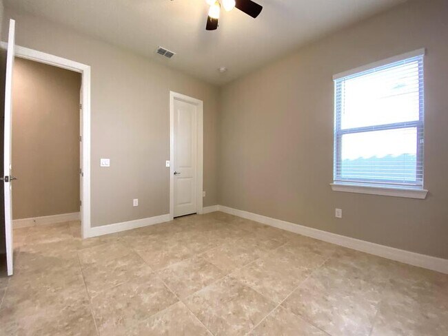 Building Photo - 11316 Lemon Lake Blvd