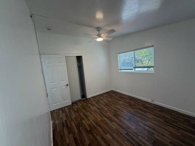 Building Photo - 10670 Minette Dr