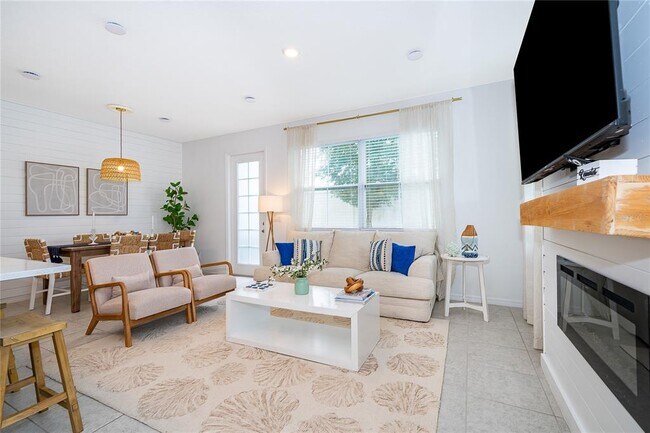 Building Photo - 847 Longboat Dr