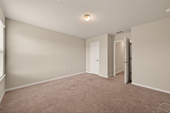 Building Photo - 5602 James Michael Dr