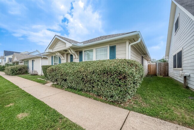 Building Photo - 20939 Young Meadows Way