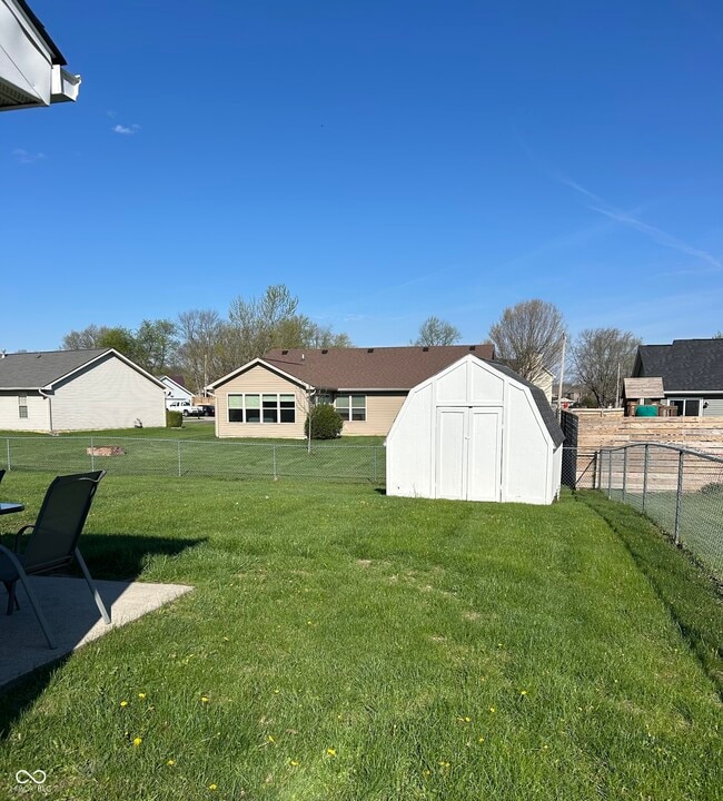 Building Photo - 39 Cedarwood Dr