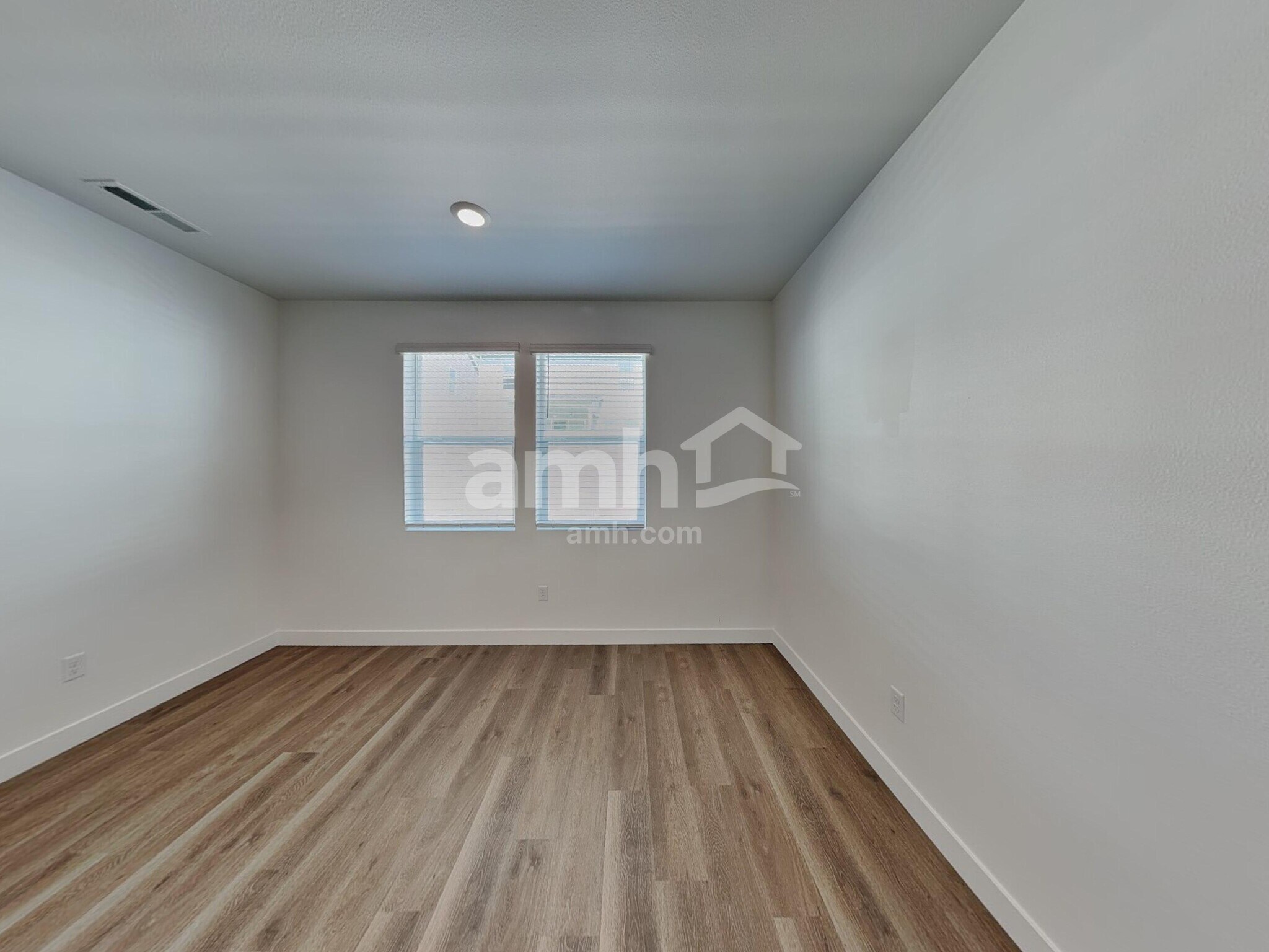 Building Photo - 4751 85th Dr NE