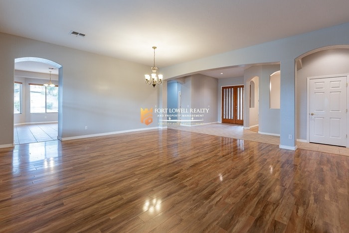 Building Photo - 13354 W San Miguel Ave