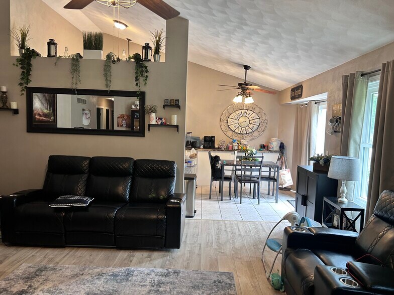 Living Room - 507 Wheatland Dr