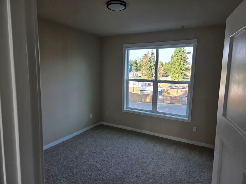 Building Photo - 11416 8th Ave S