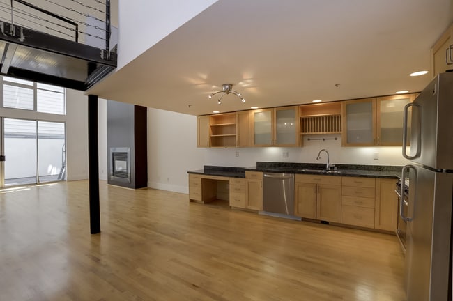 Building Photo - Luxurious Live/Work Loft in great DogPatch...