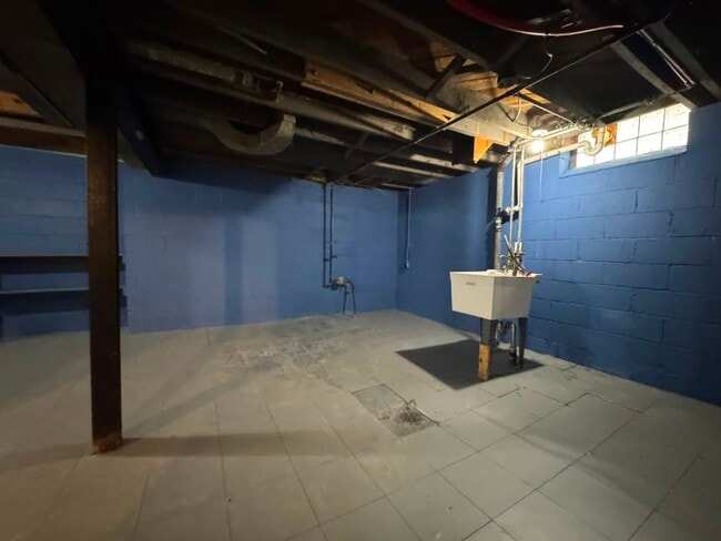 Building Photo - 16242 Bringard Dr