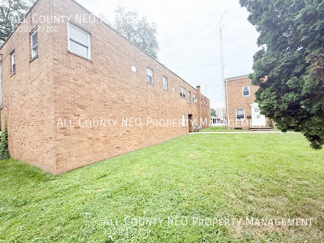 Building Photo - 2116 Market Ave N