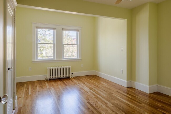 Building Photo - 22 Embassy Rd