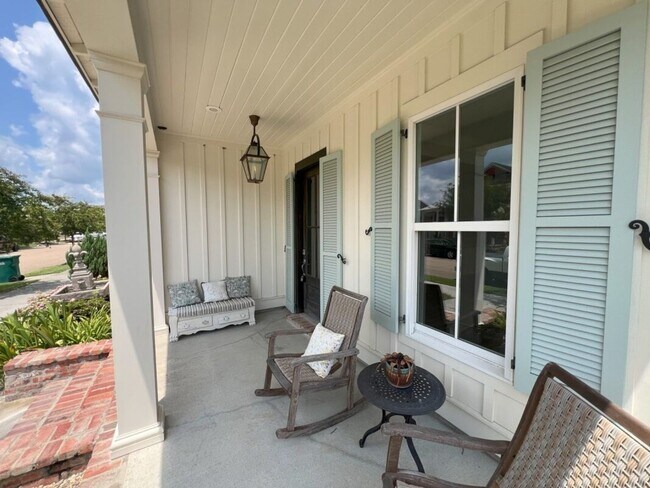 Building Photo - Beautiful 4-Bedroom Home in The Magnificen...